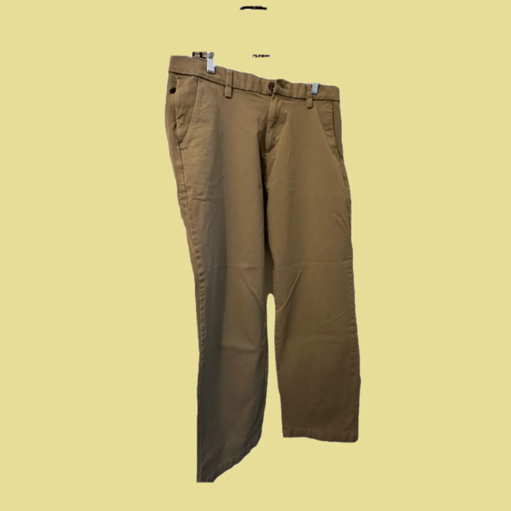Dockers flat front khaki pants, size 34x30, great condition!